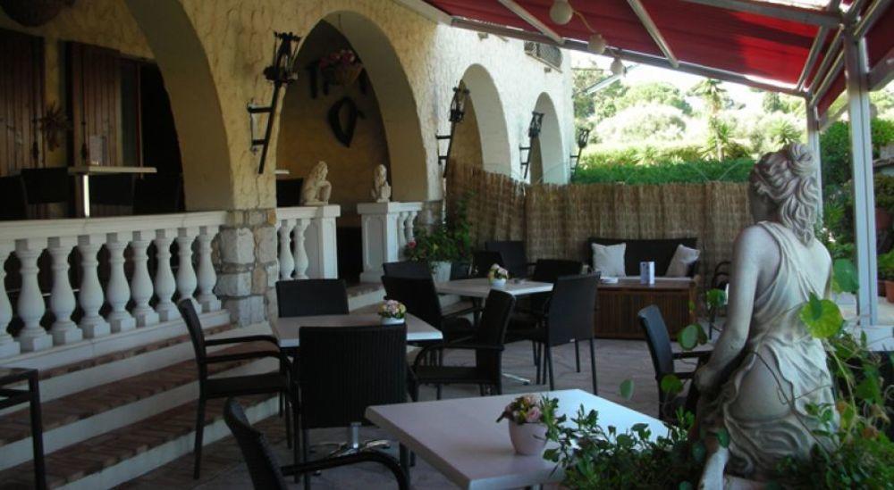 Castel Garoupe Hotel Antibes Exterior photo