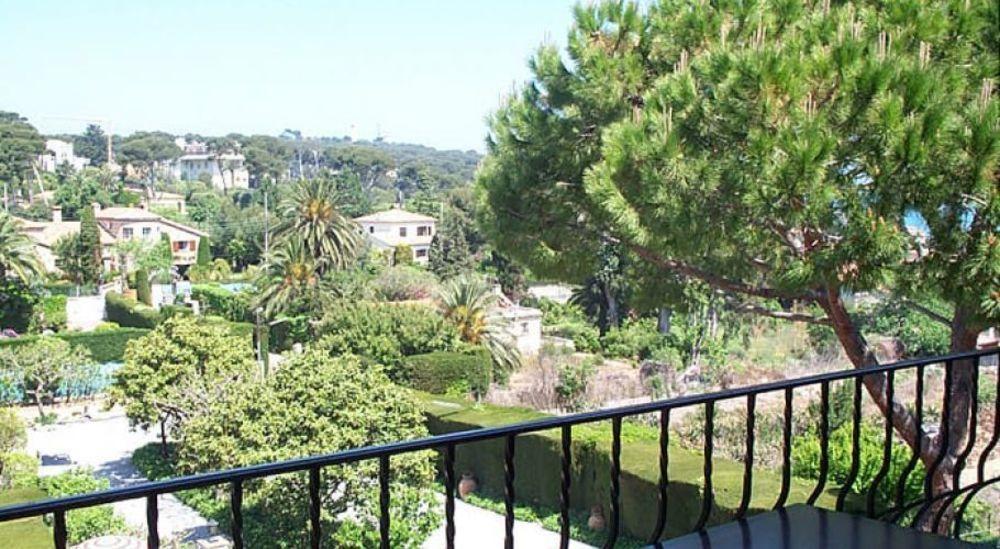 Castel Garoupe Hotel Antibes Exterior photo