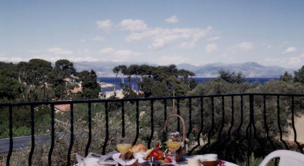 Castel Garoupe Hotel Antibes Exterior photo