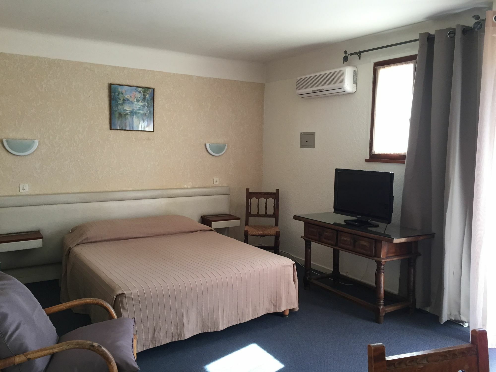 Castel Garoupe Hotel Antibes Exterior photo
